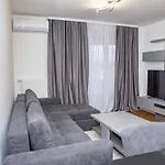 ويفز أبارتهوتيل 4*
