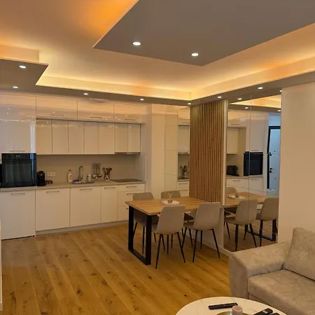 Waves Apartament 4*